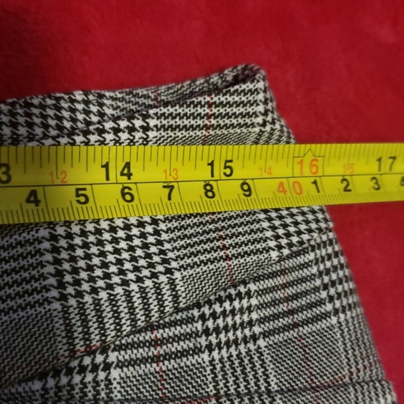 White House black market - Picture 5 of 8